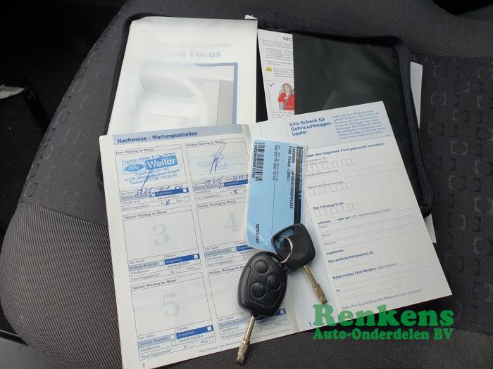 Ford Focus 1 1.6 16V Sloopvoertuig (2002, Zilver)