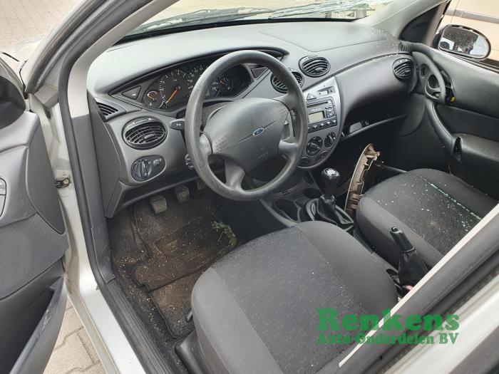 Ford Focus 1 1.6 16V Sloopvoertuig (2002, Zilver)