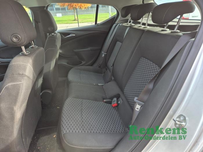 Opel Astra K 1.6 CDTI 110 16V Sloopvoertuig (2016, Zilver)