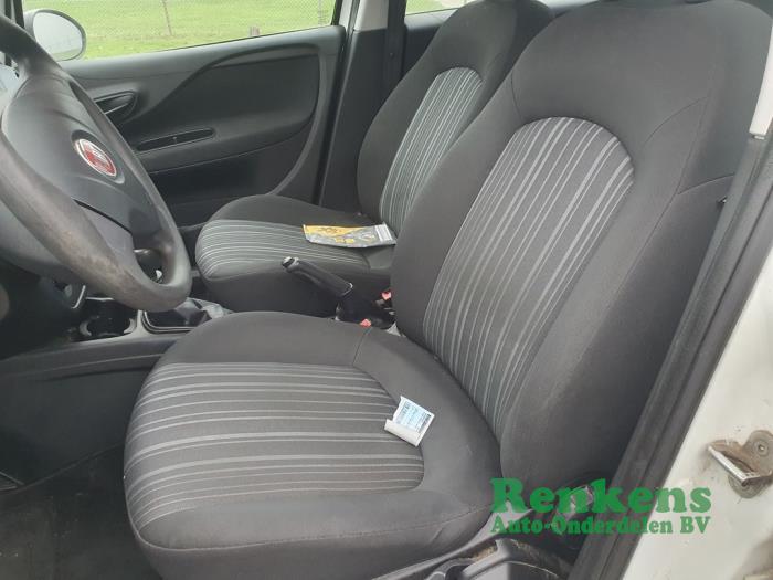 Fiat Punto Evo 1.4 Schadevoertuig (2010, Wit)