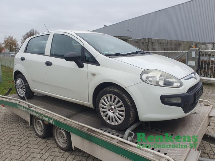 Fiat Punto Evo 1.4 Schadevoertuig (2010, Wit)