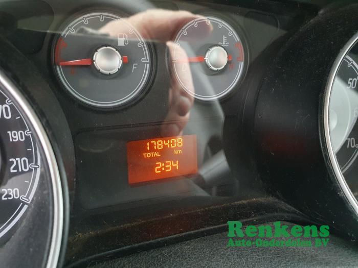 Fiat Punto Evo 1.4 Schadevoertuig (2010, Wit)