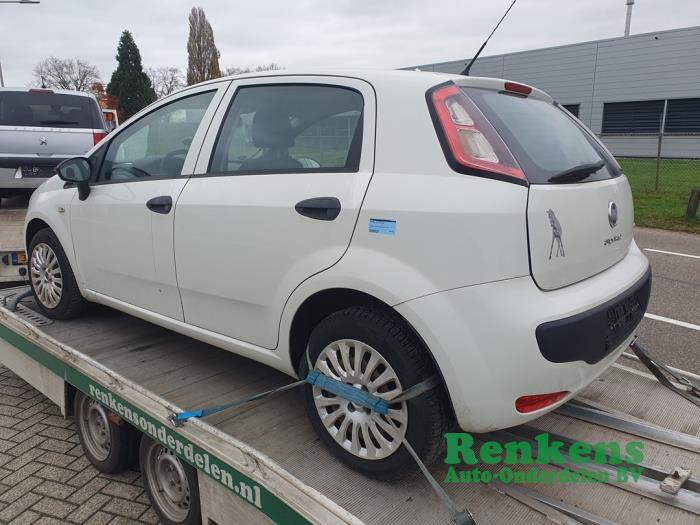 Fiat Punto Evo 1.4 Schadevoertuig (2010, Wit)