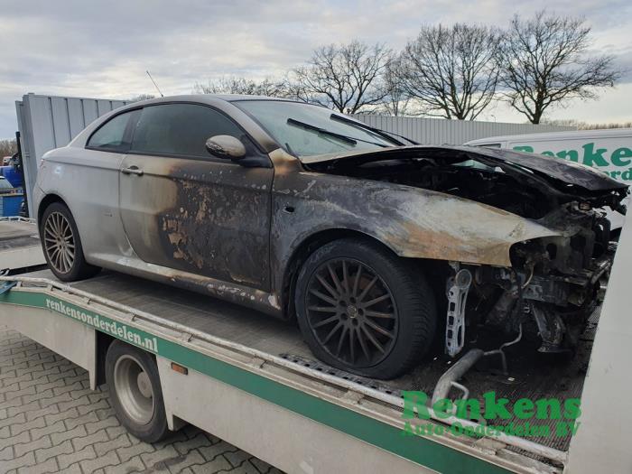 Alfa Romeo GT 2.0 JTS 16V Sloopvoertuig (2007, Zilver)