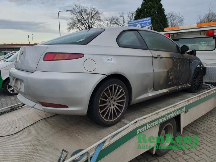 Alfa Romeo GT 2.0 JTS 16V Sloopvoertuig (2007, Zilver)
