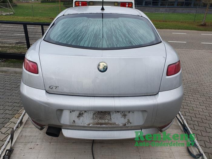Alfa Romeo GT 2.0 JTS 16V Sloopvoertuig (2007, Zilver)