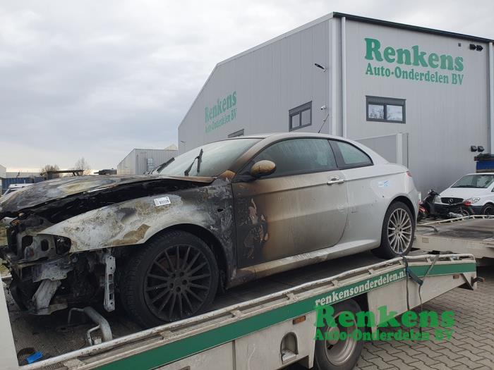 Alfa Romeo GT 2.0 JTS 16V Sloopvoertuig (2007, Zilver)