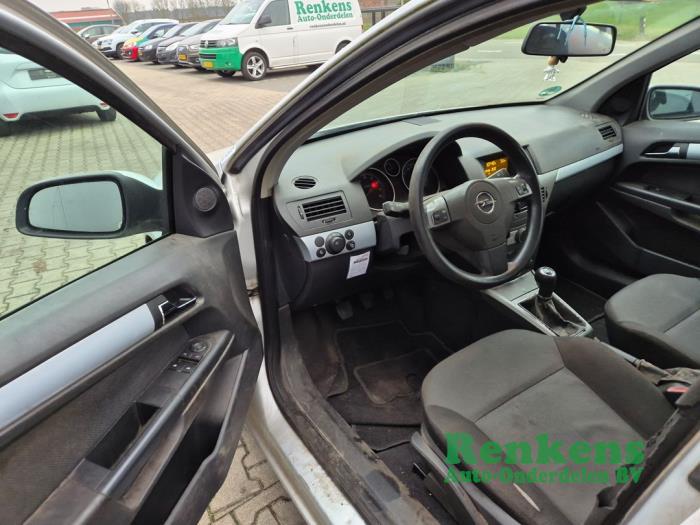 Opel Astra H 1.6 16V Twinport Sloopvoertuig (2004, Zilver)