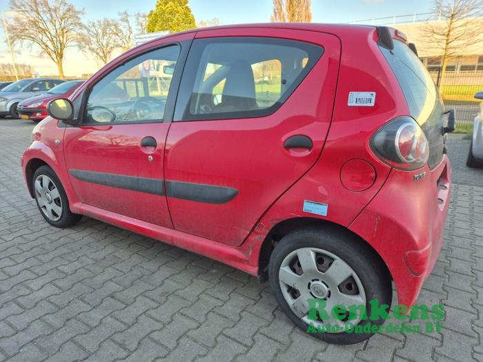 Toyota Aygo 1.0 12V VVT-i Sloopvoertuig (2010, Rood)