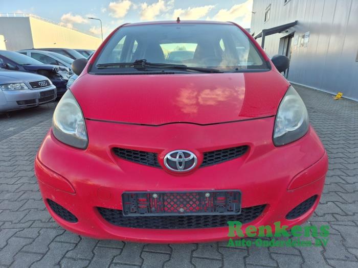 Toyota Aygo 1.0 12V VVT-i Sloopvoertuig (2010, Rood)