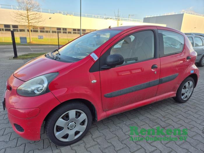 Toyota Aygo 1.0 12V VVT-i Sloopvoertuig (2010, Rood)