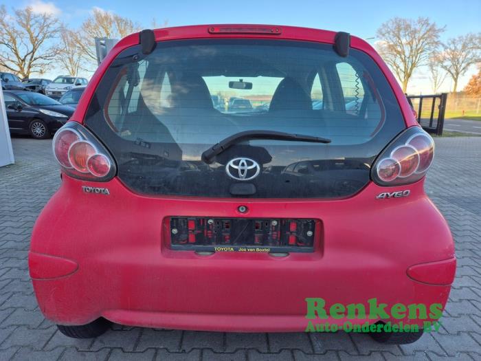 Toyota Aygo 1.0 12V VVT-i Sloopvoertuig (2010, Rood)