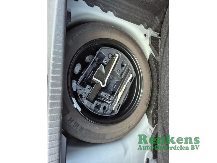 Opel Corsa F 1.2 Turbo 12V 100 Sloopvoertuig (2022, Grijs)