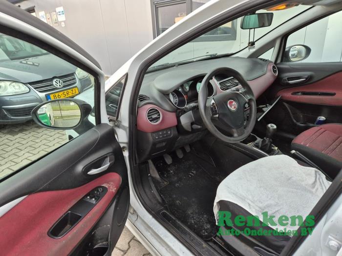 Fiat Punto Evo 1.3 JTD Multijet 85 16V Sloopvoertuig (2011, Wit)