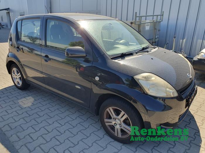 Daihatsu Sirion 2 1.0 12V DVVT Sloopvoertuig (2008, Zwart)