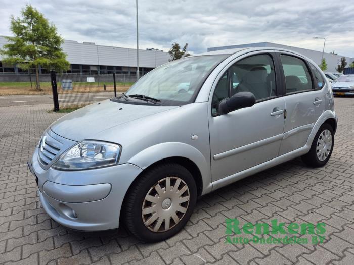 Citroen C3 1.4 Schadevoertuig (2004, Zilver)