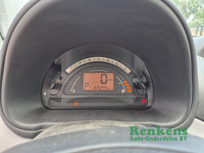 Citroen C3 1.4 Schadevoertuig (2004, Zilver)