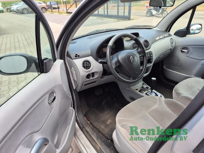Citroen C3 1.4 Schadevoertuig (2004, Zilver)