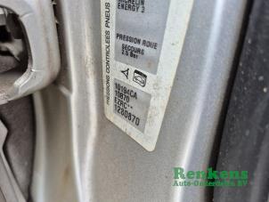 Citroen C3 1.4 Schadevoertuig (2004, Zilver)