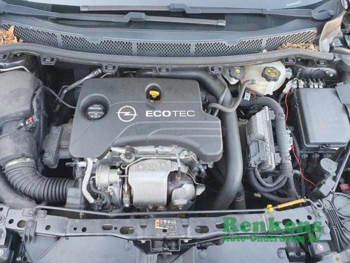 Opel Astra K Sports Tourer 1.0 Turbo 12V Schadevoertuig (2016, Zwart)