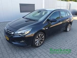 Opel Astra K Sports Tourer 1.0 Turbo 12V Schadevoertuig (2016, Zwart)