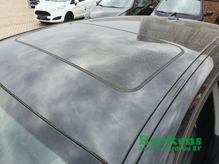 BMW 1 serie 116i 1.6 16V Schadevoertuig (2013, Zwart)