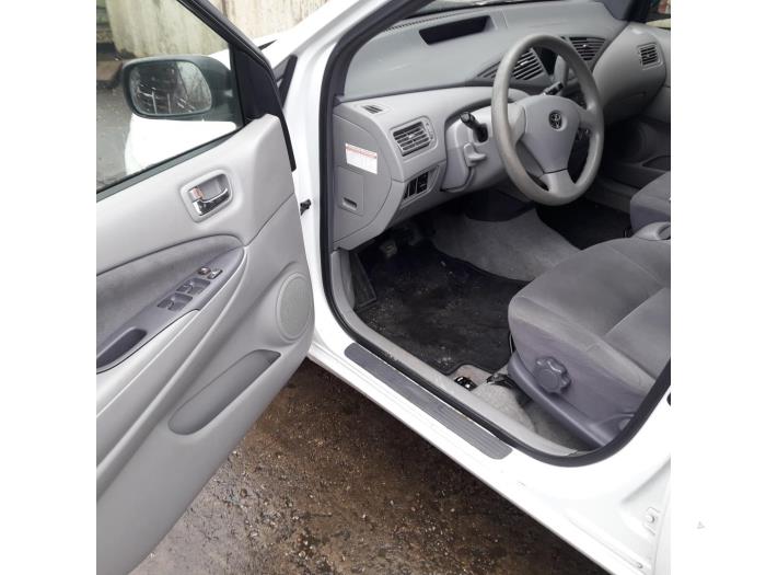 Toyota Prius Sloopvoertuig (2000, Wit)