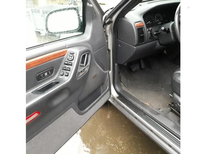 Jeep Grand Cherokee 4.7i V8 Sloopvoertuig (1999, Beige)