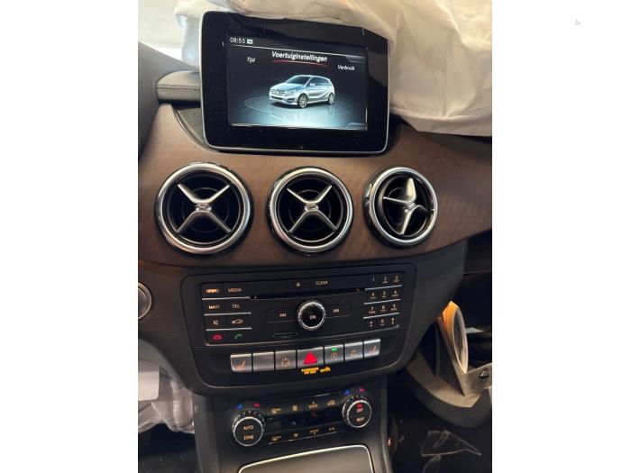 Mercedes B 1.6 B-200 BlueEFFICIENCY Turbo 16V Sloopvoertuig (2015, Grijs)