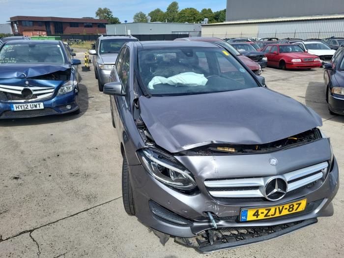 Mercedes B 1.6 B-200 BlueEFFICIENCY Turbo 16V Sloopvoertuig (2015, Grijs)