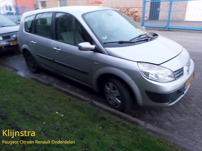 Renault Grand Scénic II 2.0 16V Sloopvoertuig (2005, Grijs)