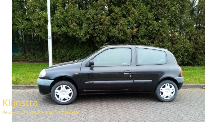 Renault Clio II 1.2 16V Sloopvoertuig (2003, Zwart)