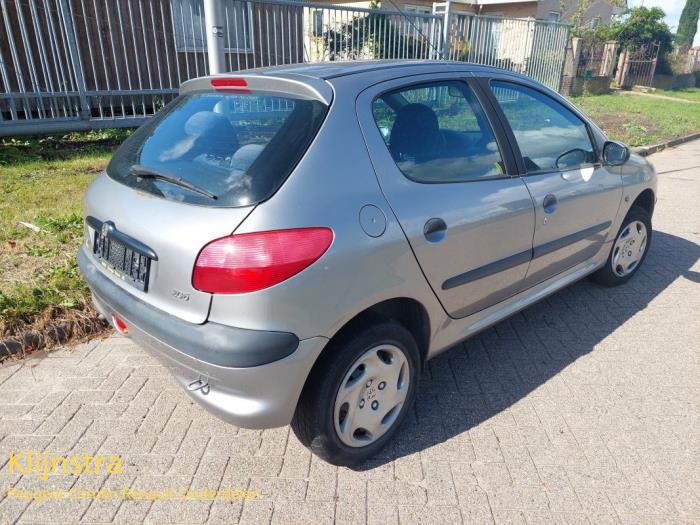 Peugeot 206 1.6 XS,XT Sloopvoertuig (2000, Grijs)
