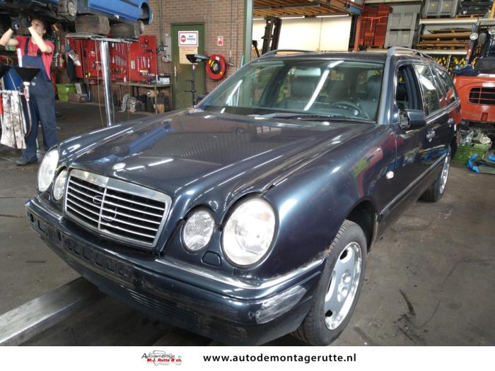 Demontage auto Mercedes 1996-2003 610 Demontage auto Mercedes E-Klasse 1996-2003 610