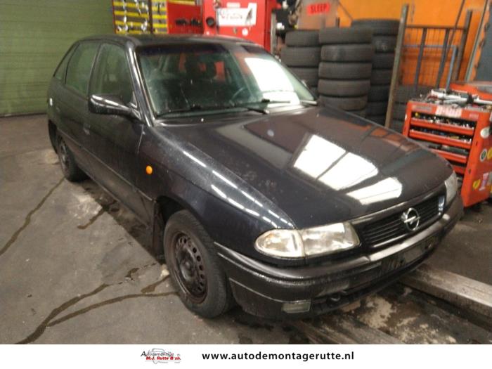 Demontageauto Opel Astra 1995 1998 93306 2