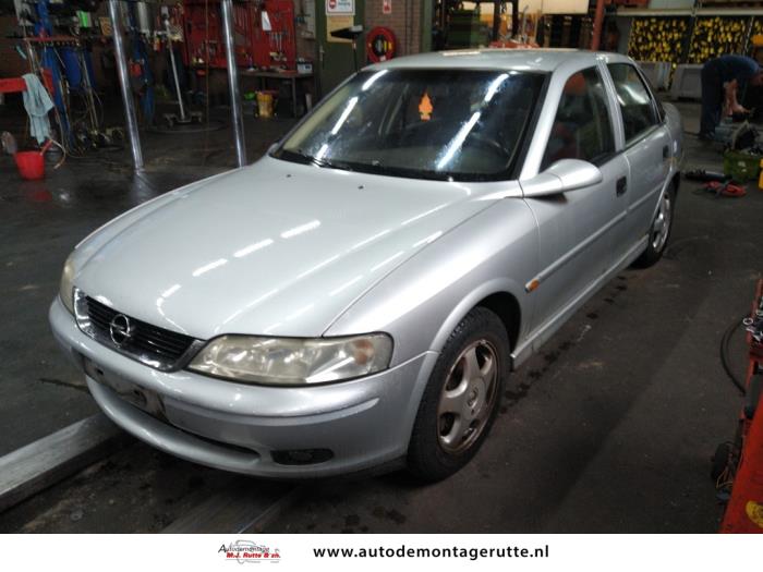 Opel Vectra B 1.8 16V Ecotec Sloopvoertuig (2000, Grijs)