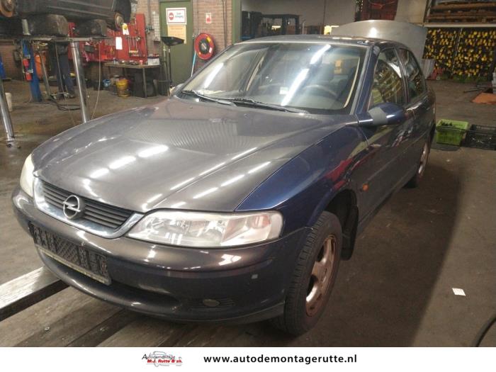 Opel Vectra B 1.6 16V Ecotec Sloopvoertuig (2000, Grijs)