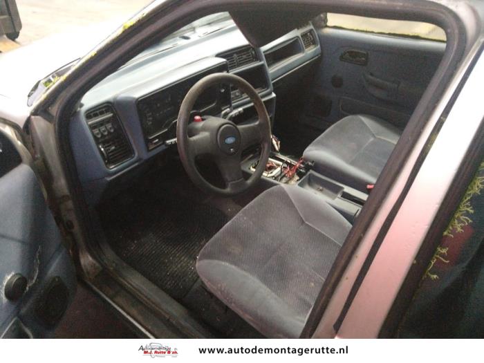 Ford Sierra II 2.0 CLi 4x4 (U9) Sloopvoertuig (1990, Grijs)