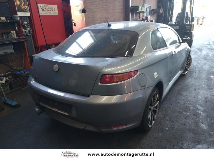 Alfa Romeo GT 1.9 JTD 16V Multijet Sloopvoertuig (2004, Blauw)