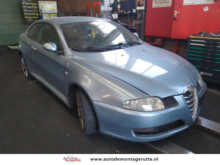 Alfa Romeo GT 1.9 JTD 16V Multijet Sloopvoertuig (2004, Blauw)
