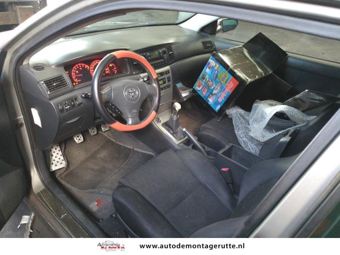 Toyota Corolla 1.8 16V TS VVT-i Sloopvoertuig (2003, Grijs)
