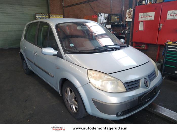 Renault Scénic II 2.0 16V Sloopvoertuig (2004, Grijs)