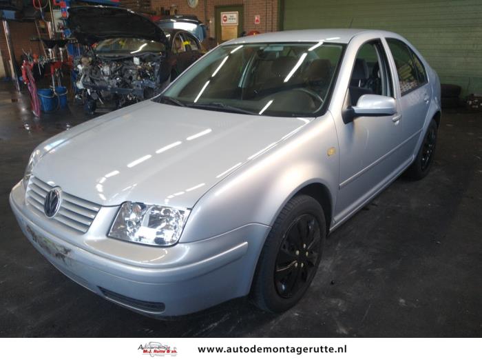 Volkswagen Bora 1.6 Sloopvoertuig (2000, Grijs)