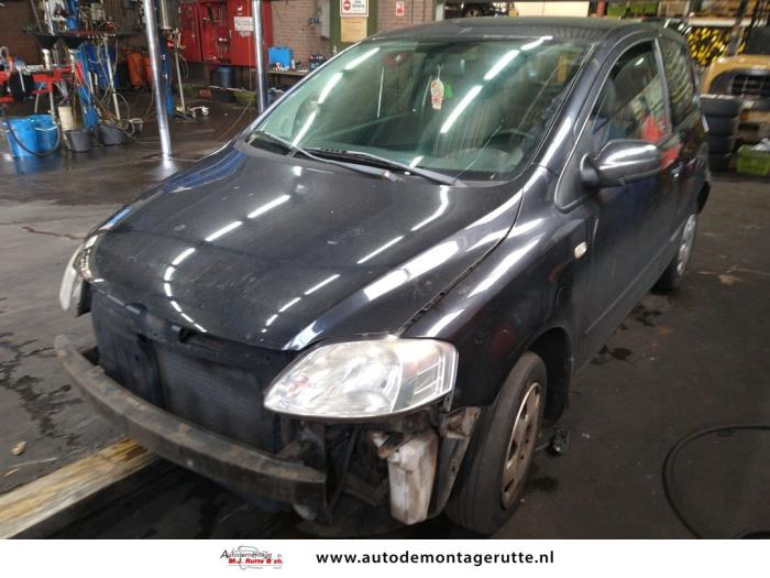 Volkswagen Fox 1.2 Sloopvoertuig (2005, Zwart)