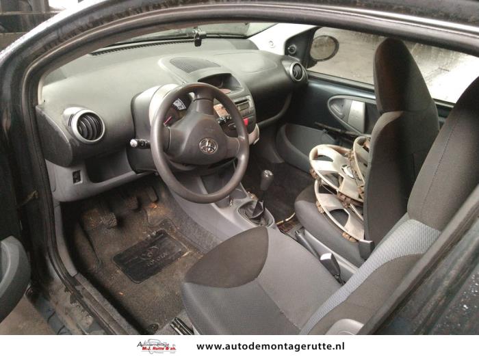 Toyota Aygo 1.0 12V VVT-i Sloopvoertuig (2006, Grijs)