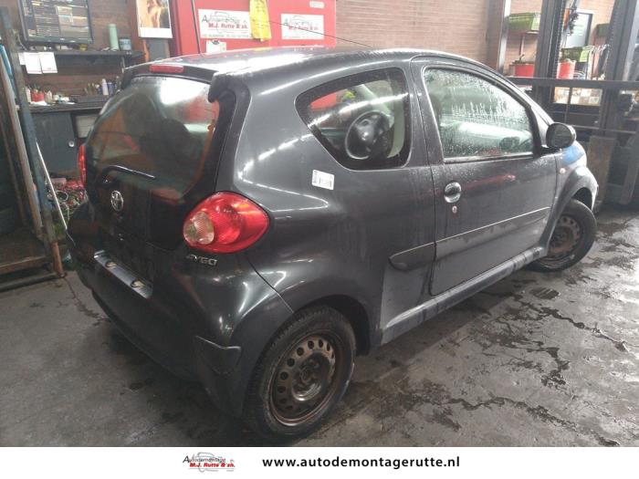 Toyota Aygo 1.0 12V VVT-i Sloopvoertuig (2006, Grijs)