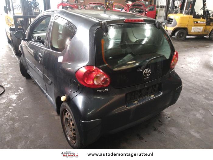 Toyota Aygo 1.0 12V VVT-i Sloopvoertuig (2006, Grijs)