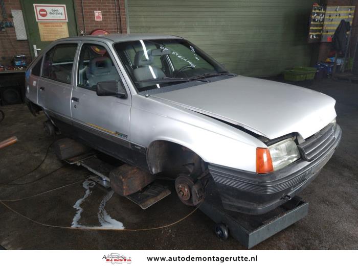 Opel Kadett E 1.4 i L,LS,GL Sloopvoertuig (1992, Grijs)