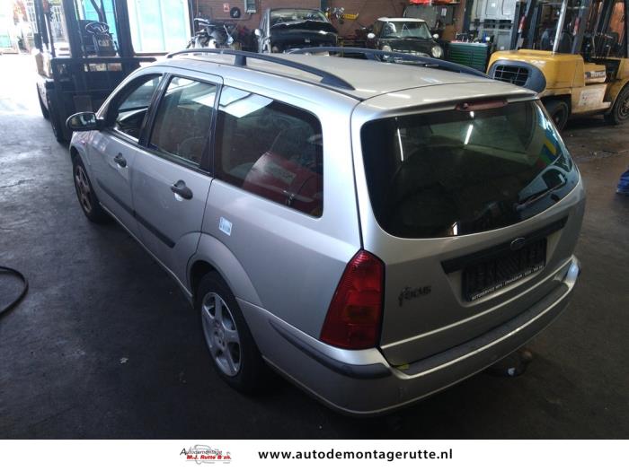 Ford Focus 1 Wagon 1.6 16V Sloopvoertuig (2002, Grijs)
