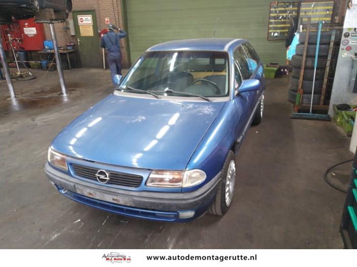 Opel Astra F 1.6i Sloopvoertuig (1996, Blauw)